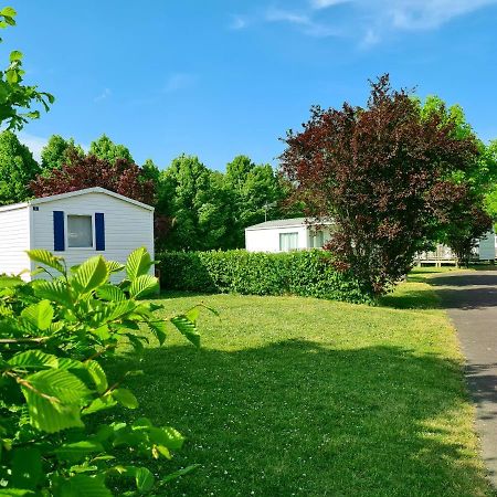 Resort & Camping - Val De Braye Besse-sur-Braye Bagian luar foto