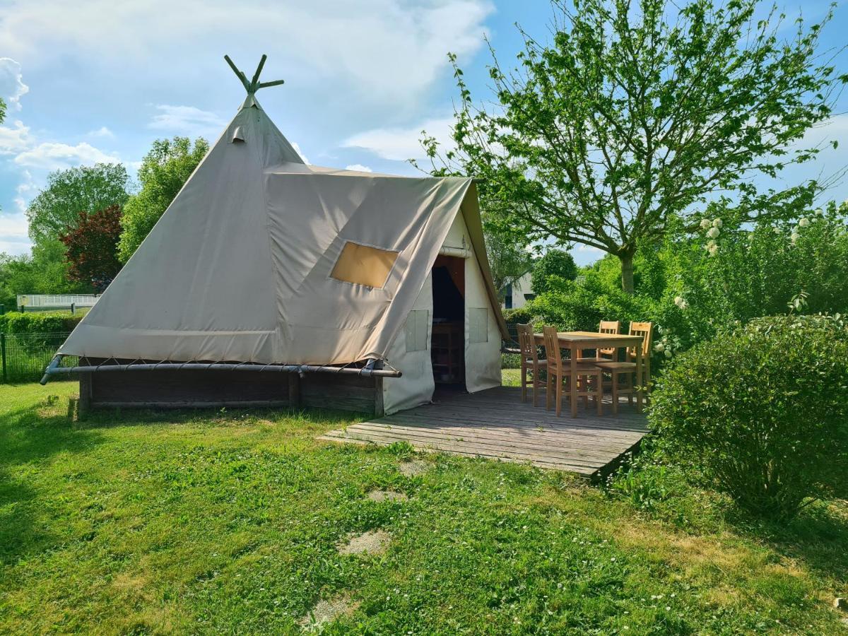 Resort & Camping - Val De Braye Besse-sur-Braye Bagian luar foto