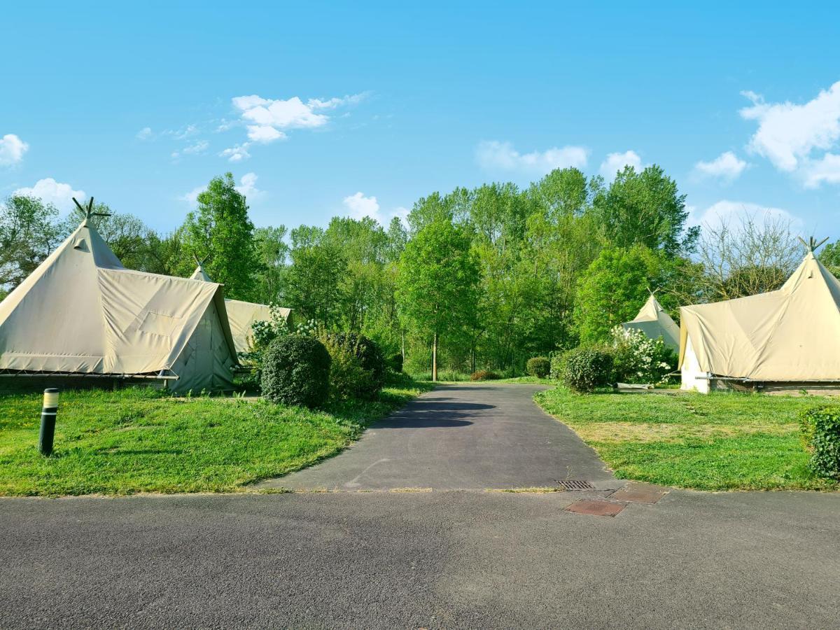 Resort & Camping - Val De Braye Besse-sur-Braye Bagian luar foto