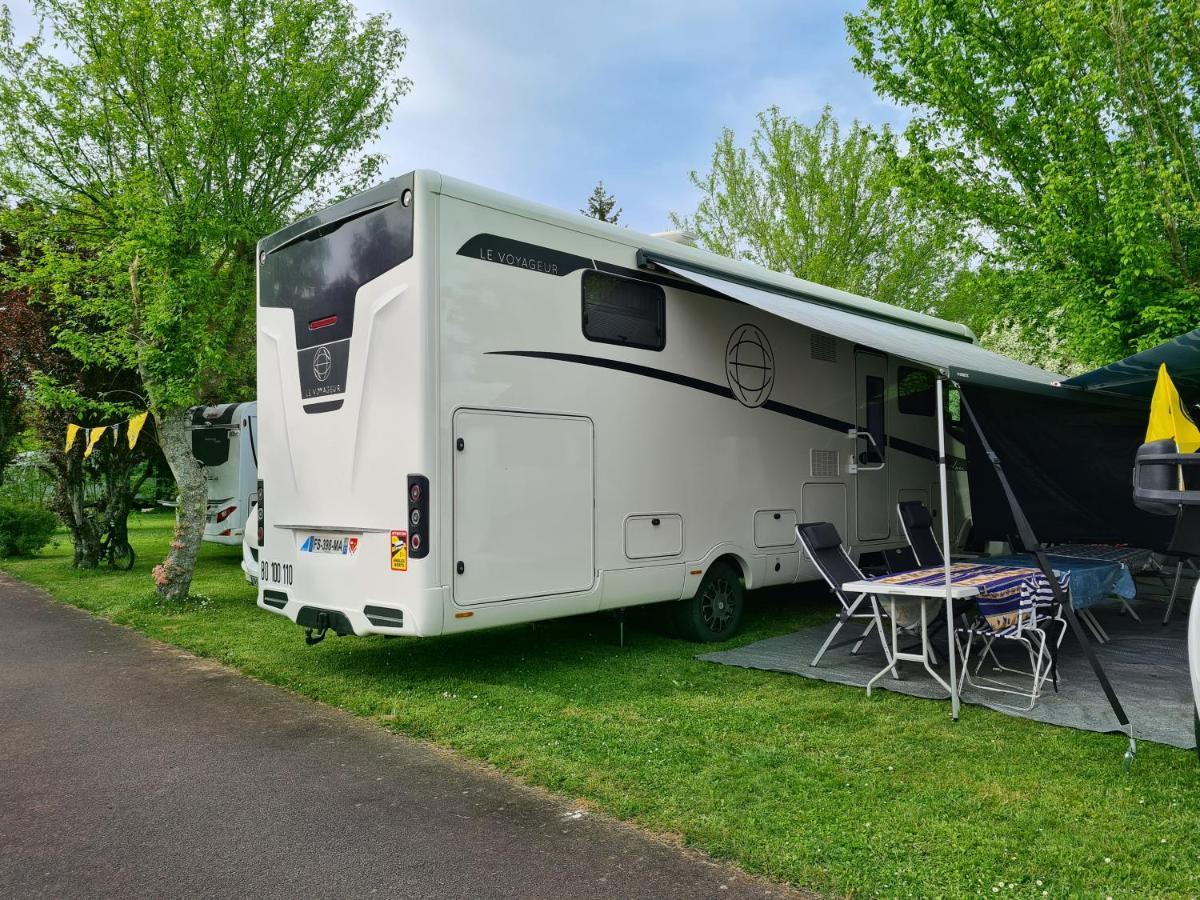 Resort & Camping - Val De Braye Besse-sur-Braye Bagian luar foto