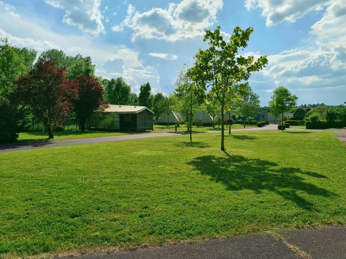 Resort & Camping - Val De Braye Besse-sur-Braye Bagian luar foto