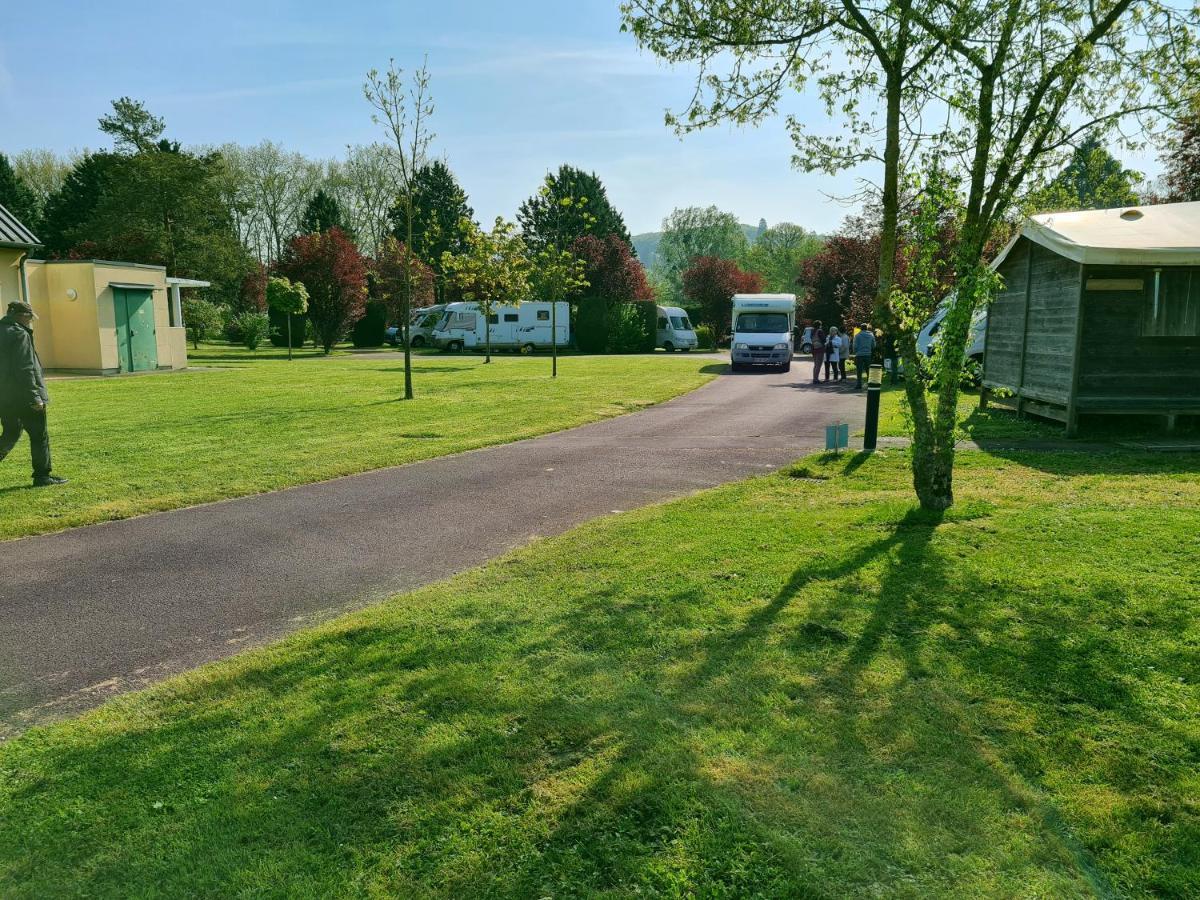 Resort & Camping - Val De Braye Besse-sur-Braye Bagian luar foto