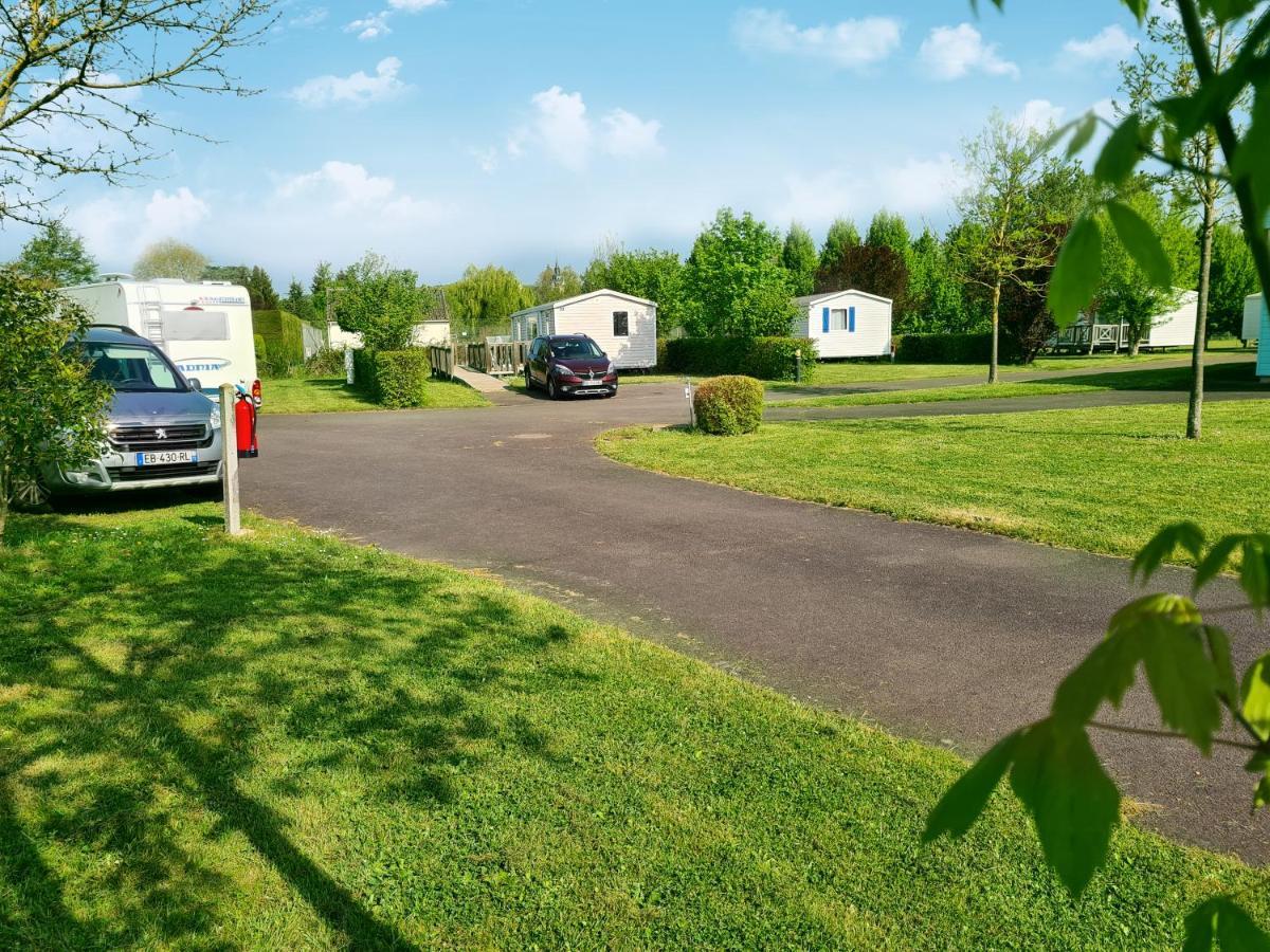 Resort & Camping - Val De Braye Besse-sur-Braye Bagian luar foto