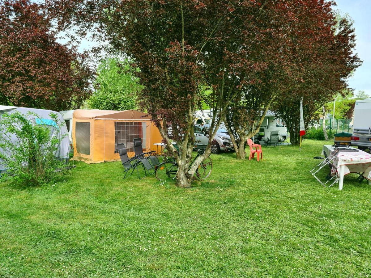 Resort & Camping - Val De Braye Besse-sur-Braye Bagian luar foto