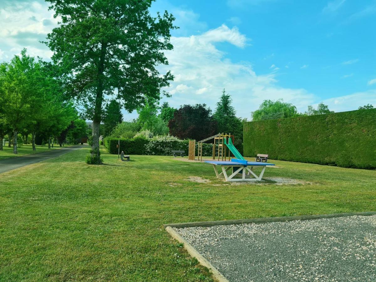 Resort & Camping - Val De Braye Besse-sur-Braye Bagian luar foto