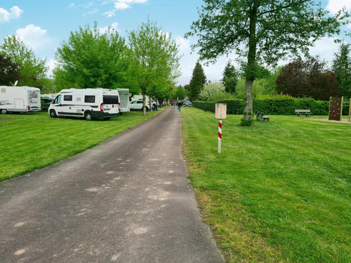 Resort & Camping - Val De Braye Besse-sur-Braye Bagian luar foto