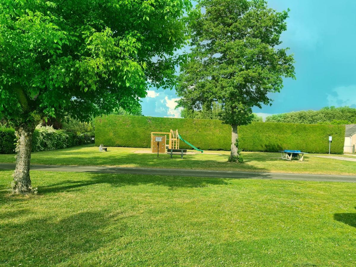 Resort & Camping - Val De Braye Besse-sur-Braye Bagian luar foto